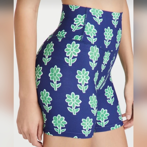 RHODE - Short & Top - Picture 6 of 10